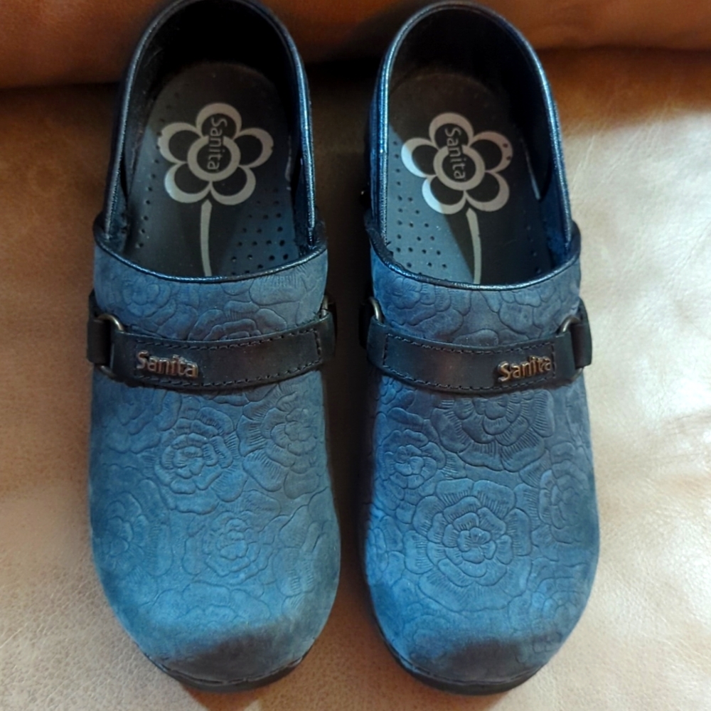 Sanita the original Dakish clogs uk size 38 which is supposed to be a US size 8